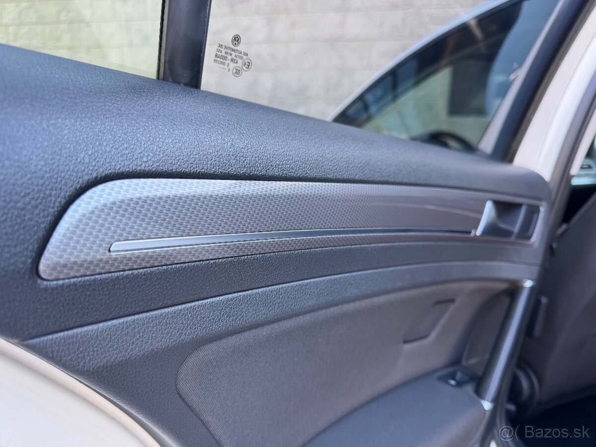 VW Golf Alltrack 4x4 2.0TDi Manuál - 9