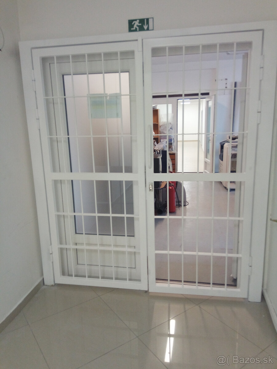 Mreže na okná , dvere - 9