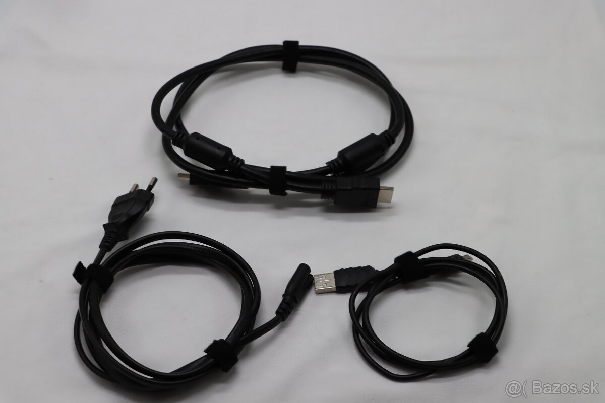 PS4 Slim 500GB + ovládač + káble - 9