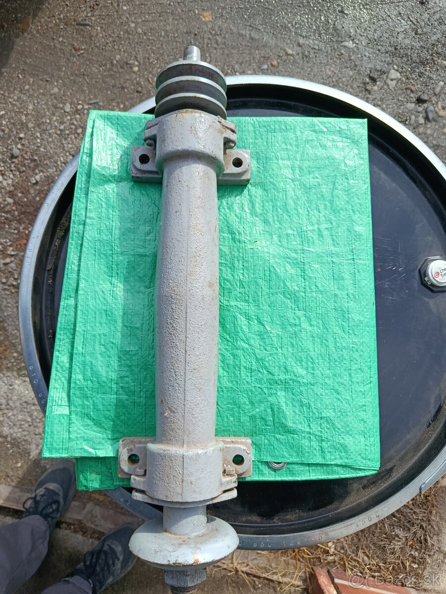 Hriadeľ, oska na cirkular, štiepačku. - 9