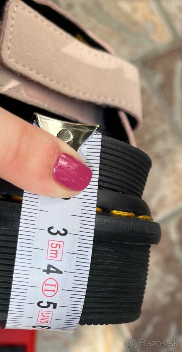 Nové Dr.Martens sandále - 9