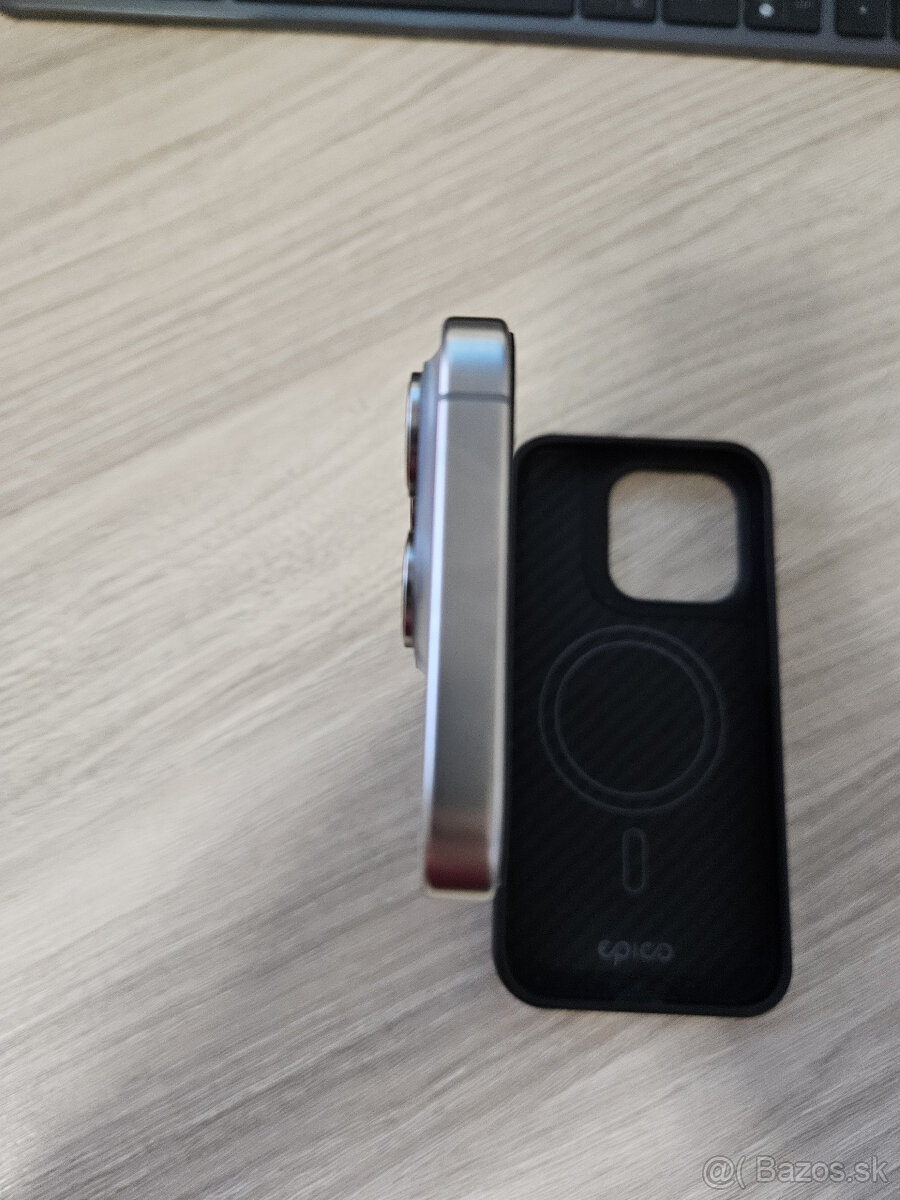 REZERVOVANÉ - Apple iPhone 15 Pro 256GB Natural Titanium - 9