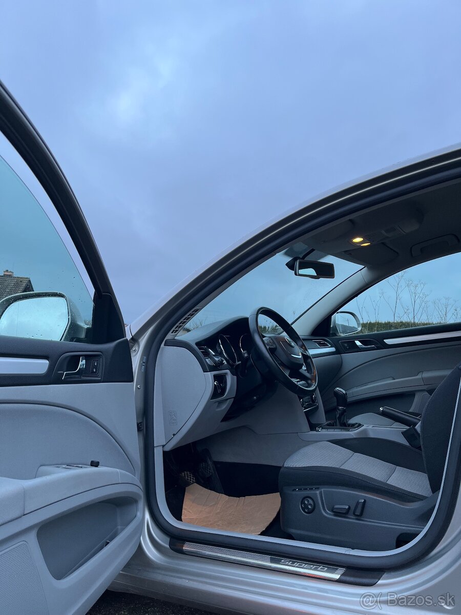 Predám Škoda Superb 2010 - 9