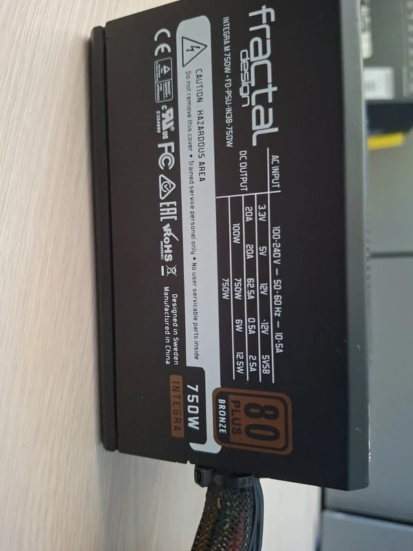 Fractal Design 750W 80plus Bronze - 9