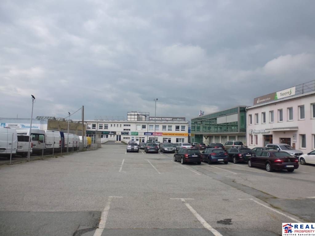 STROJNÍCKA: VOĽNÉ OBCHODNÉ priestory 48 m2 - PRÍZEMIE - 9