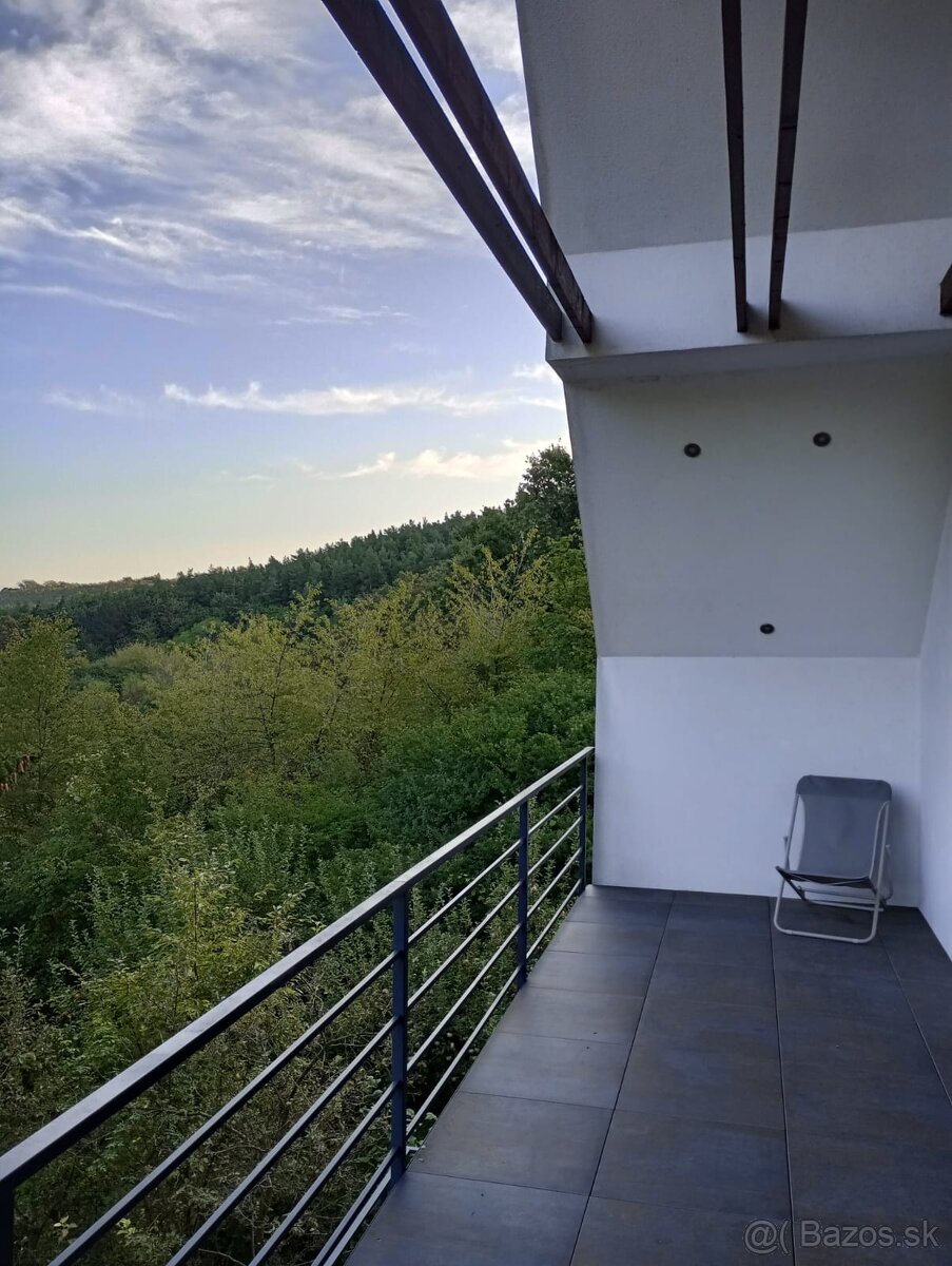 Prenajmem izbu v novom rodinnom dome pri lese v BA Dubravke - 9