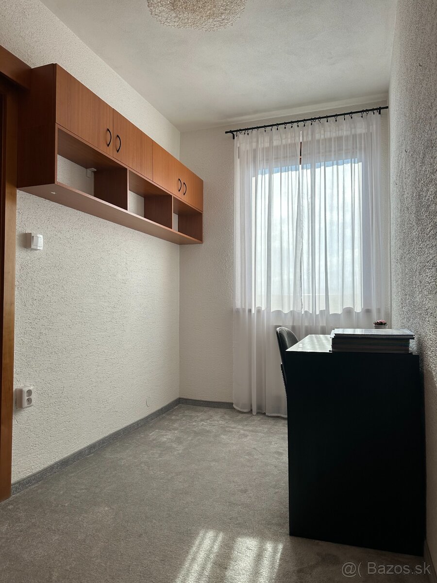 PRENÁJOM 4-izb. byt - Poprad, Partizánska Ulica - 9