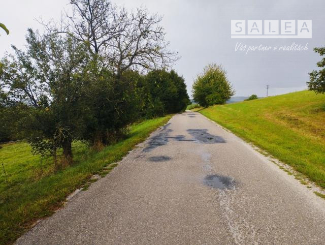 Stavebný pozemok o výmere 1714m2 v obci Papraď - 9