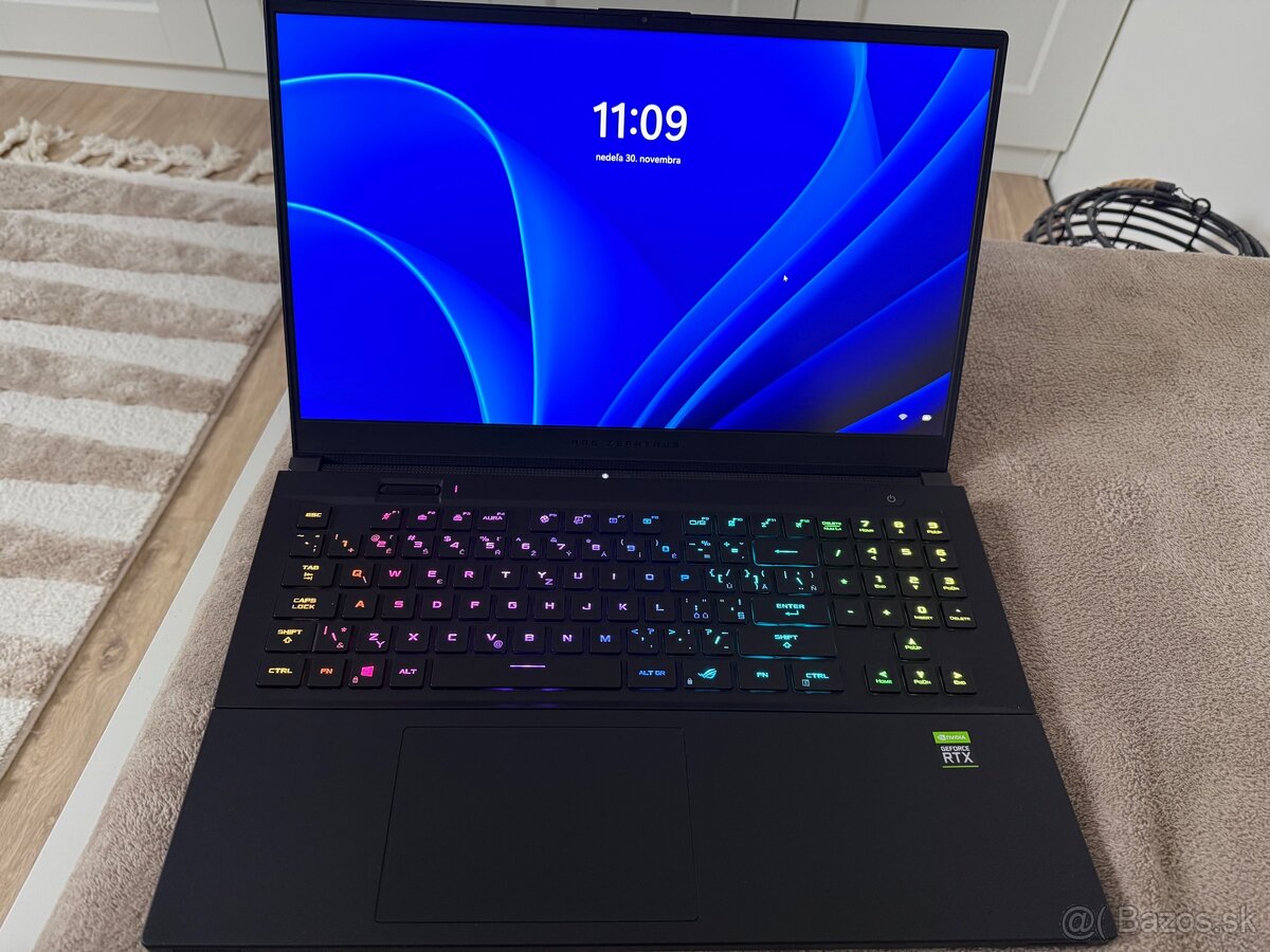 Predam Asus ROG Zephyrus S17 GX703H - 9