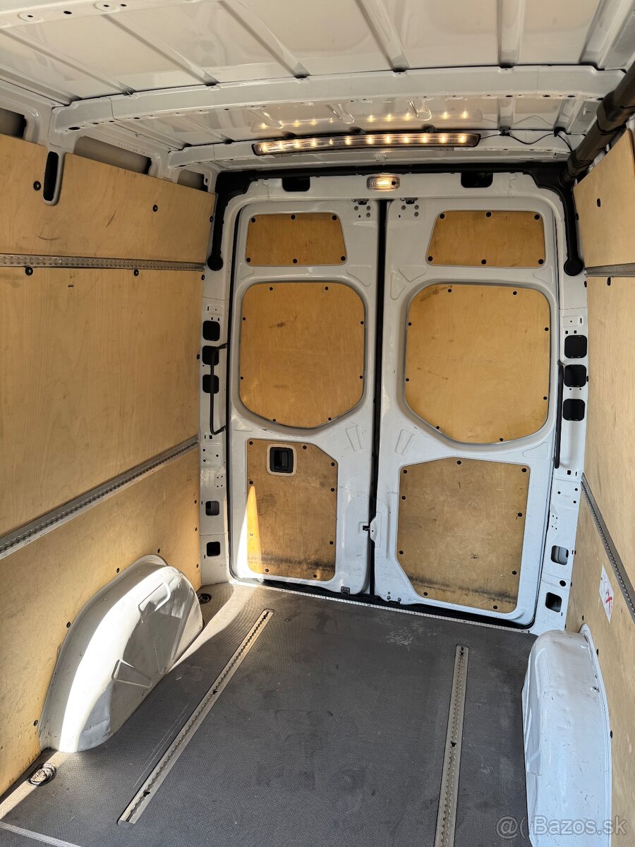 Mercedes Sprinter Vysoká výbava - 9