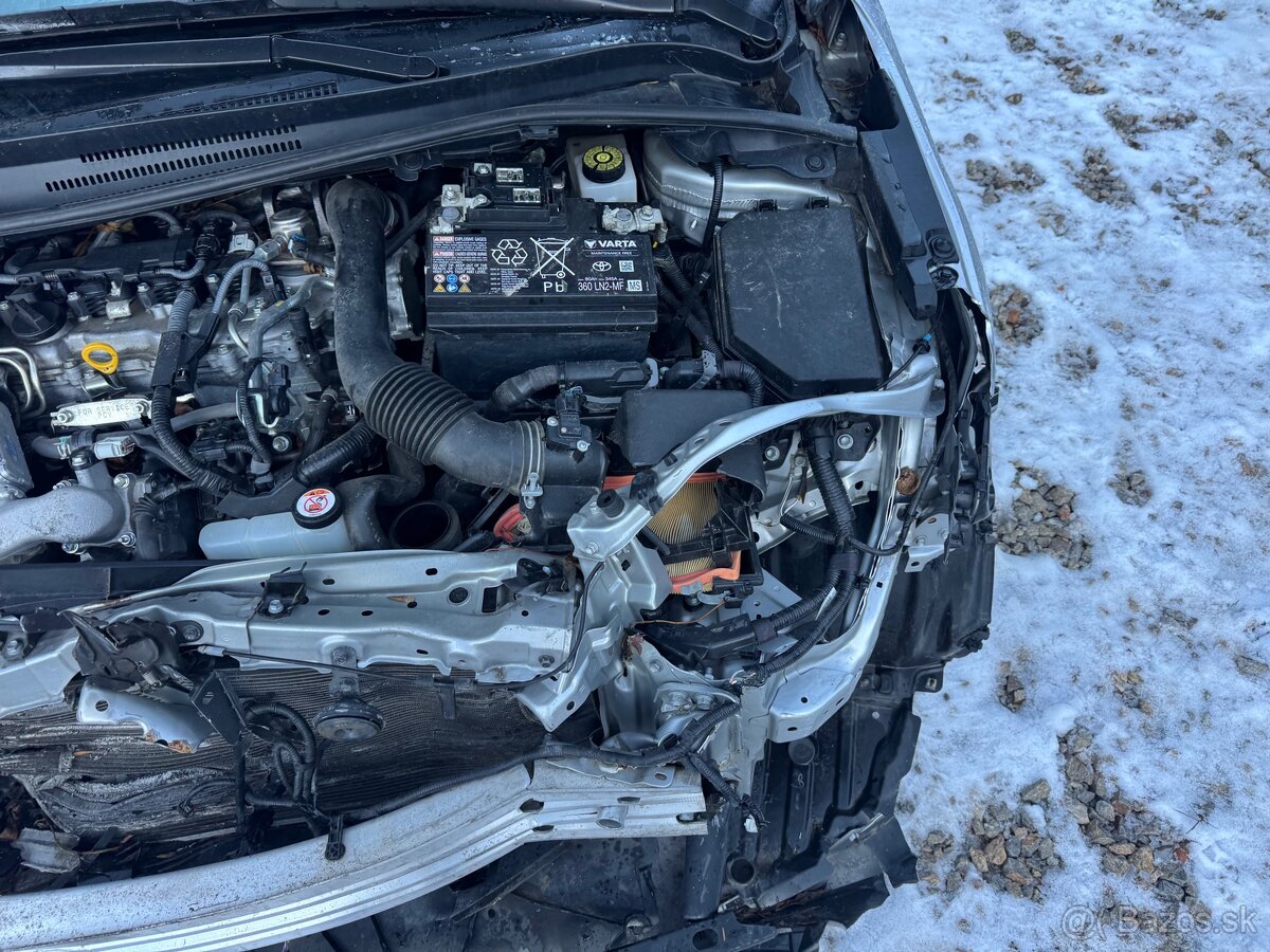 Toyota Corolla 1.2T 4valec benzin 2022 82000km - 9