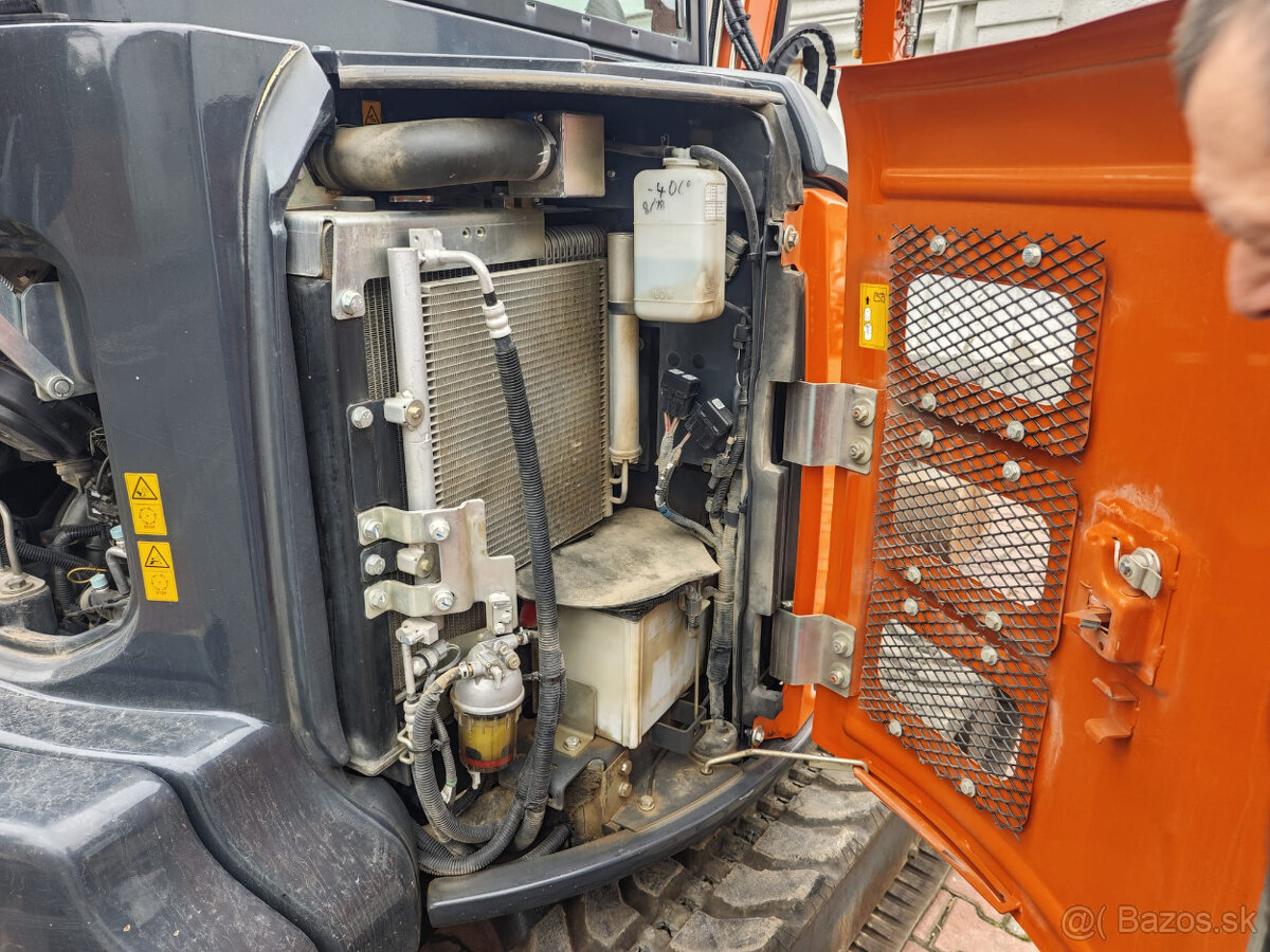 Pásový Minibagr Hitachi ZX38U-5A Klima. Powertilt - 9
