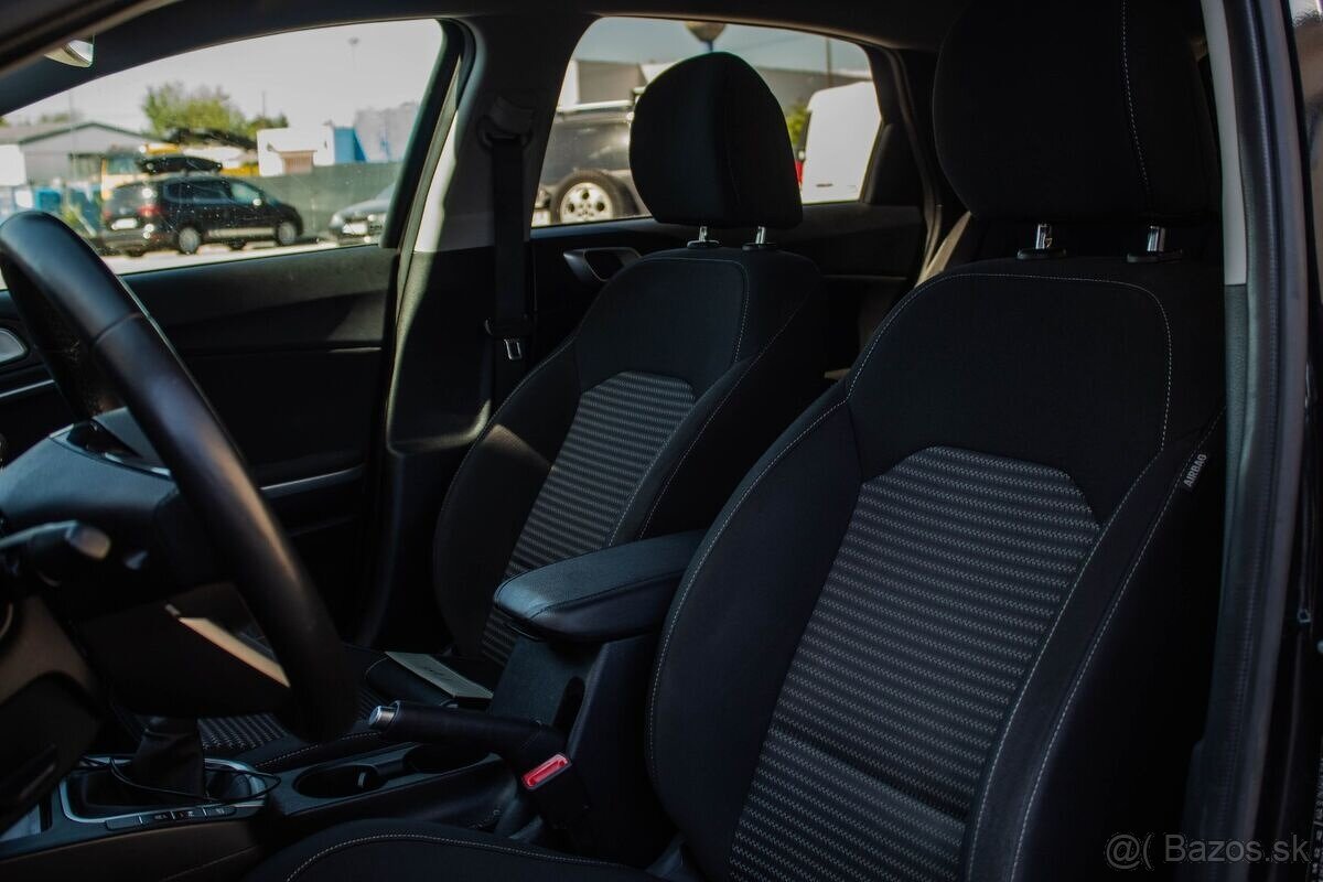 Kia Ceed - 9