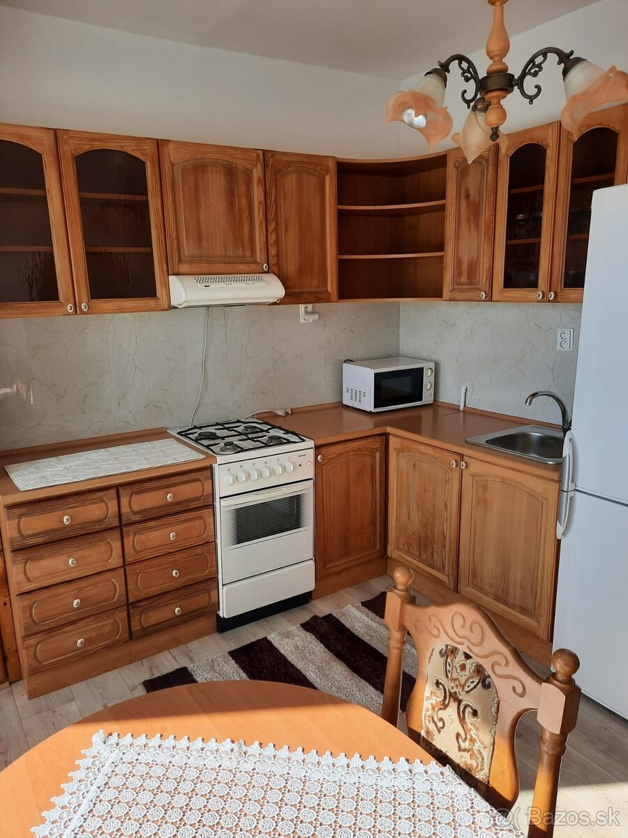 Prenájom 2,5 -izbový byt - 9