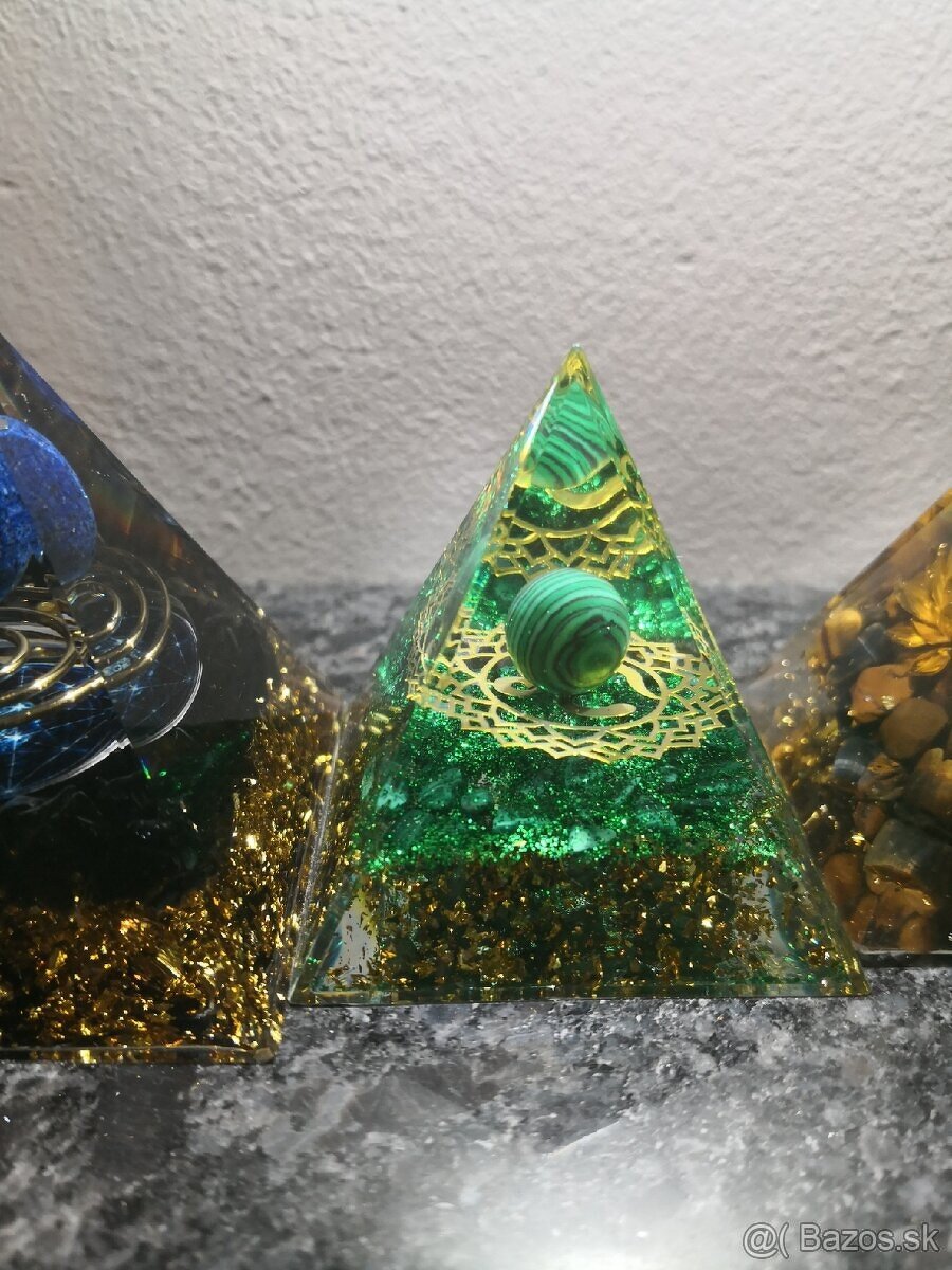 orgónove pyramídy,sklenene gule,soška - 9
