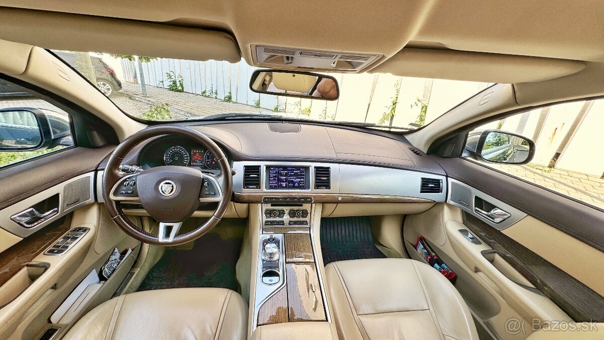 Jaguar XF 3.0 V6 – 340 koní, DPH, TOP stav - 9