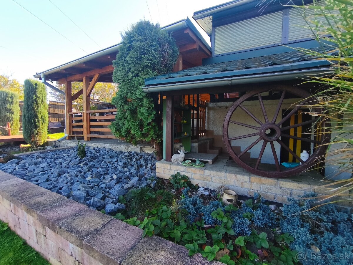 Záhradná chatka v záhradkárskej oblasti - 9