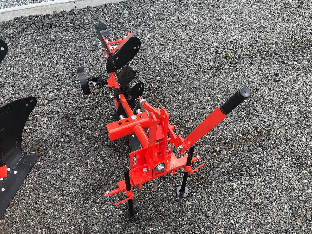 Obracecí pluh PO 230 - 9