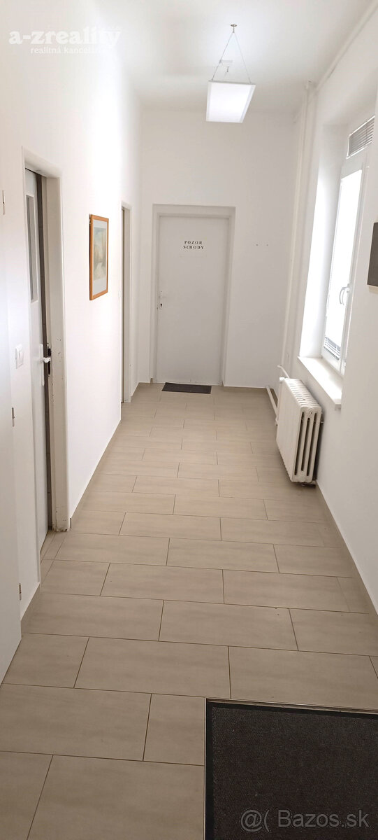 Na prenájom obch.-kancelárske priestory v RD v Nových Zámkoc - 9