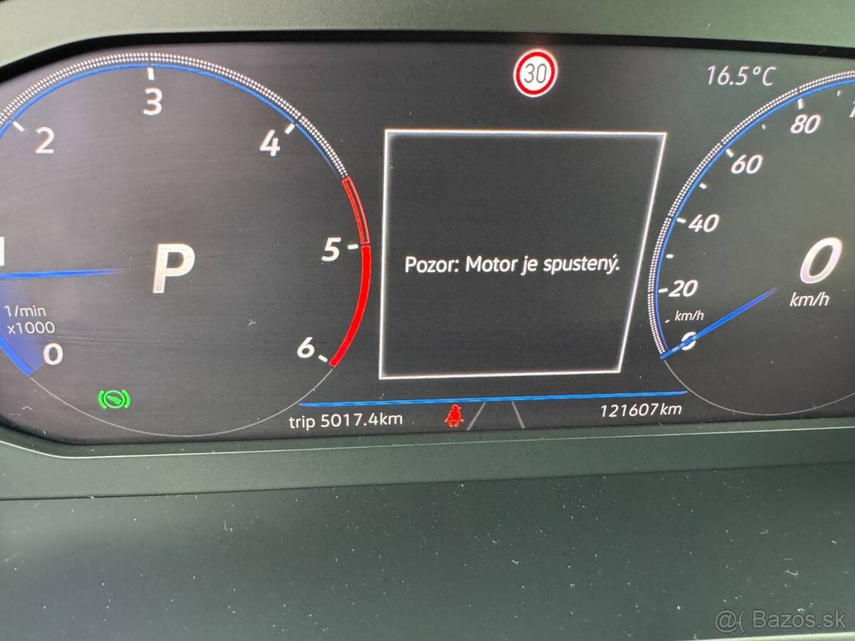 Volkswagen Passat Variant 2.0 TDI Elegance 4Motion DSG - 9