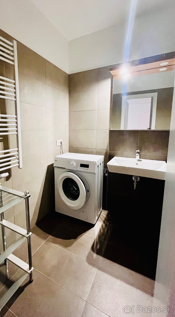 Slnečný 2-izbový byt s veľkým balkónom – Pod Vŕškami, Záhors - 9