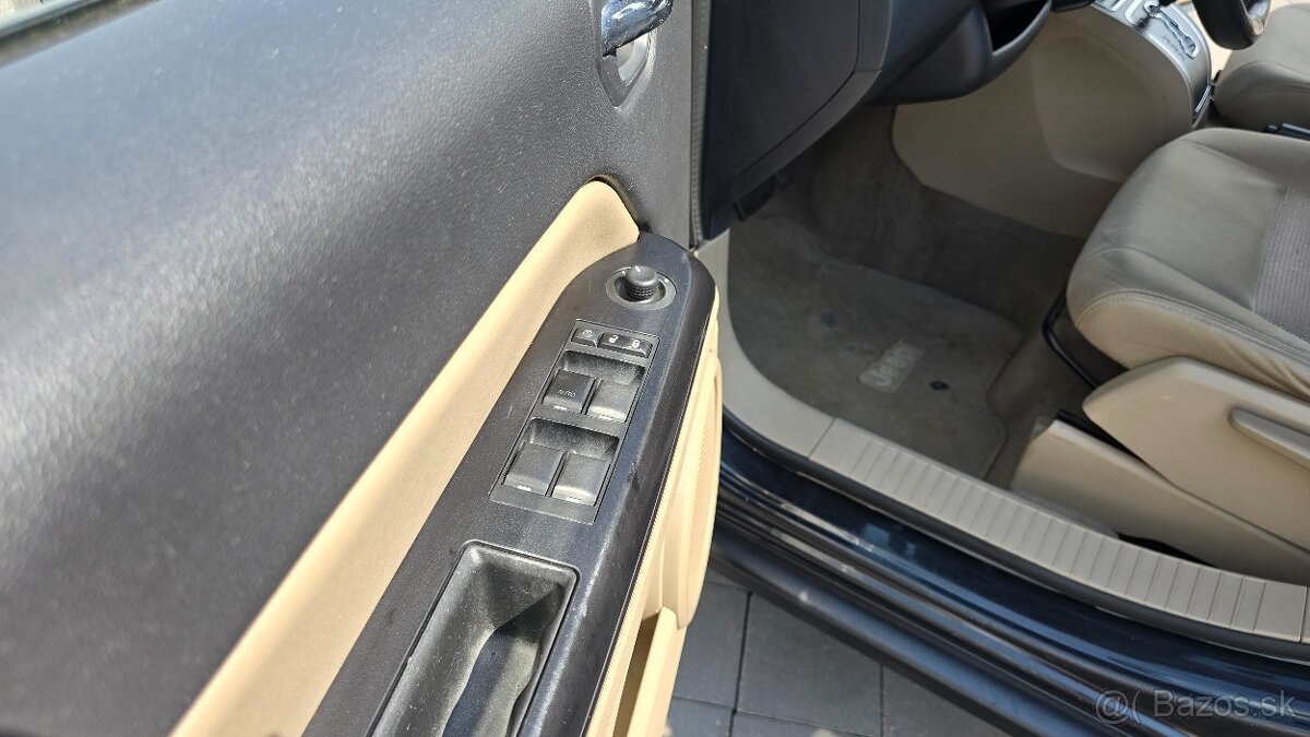 Predám Jeep Compass 2L benzin 4X4 nova STK - 9