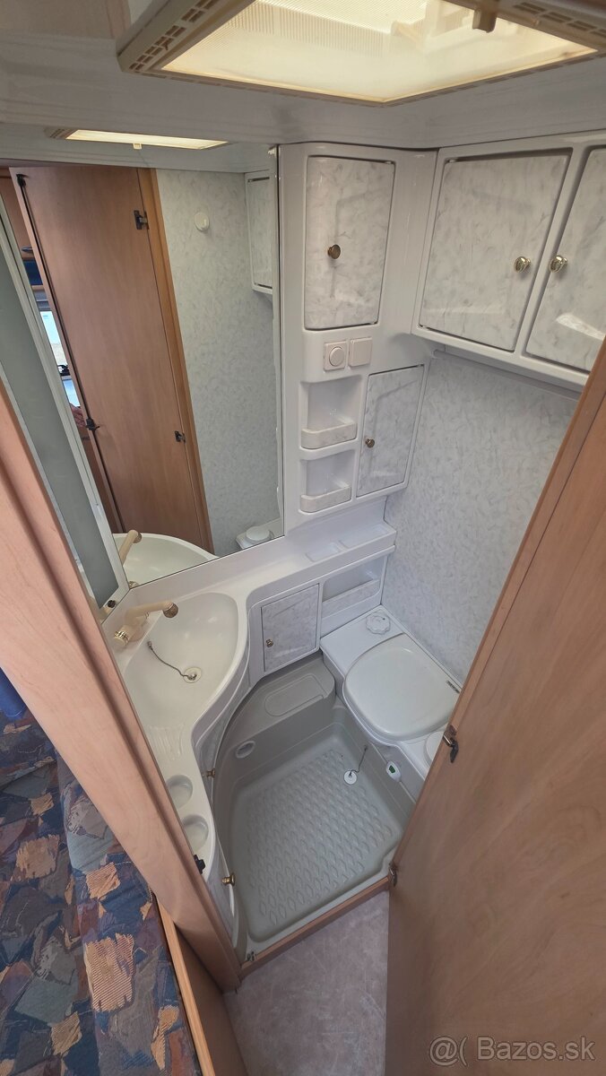 Obytny prives Hobby 440 - predstan + strieska, bojler - 9