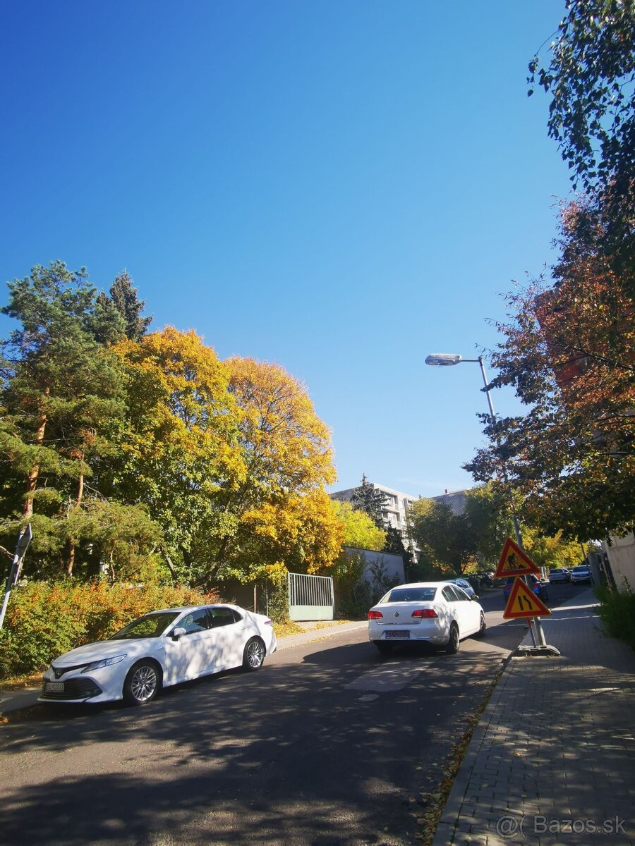 2i.byt 75m, Svetlá ul.,pri Horskom parku, loggia, výhľad,TOP - 9