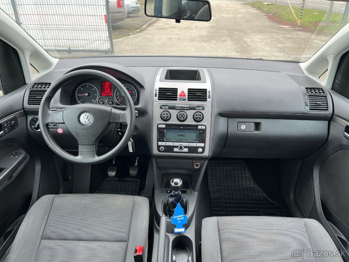 VW Touran 1.9TDI diesel, 77kW, MT/6, rok:2007. - 9
