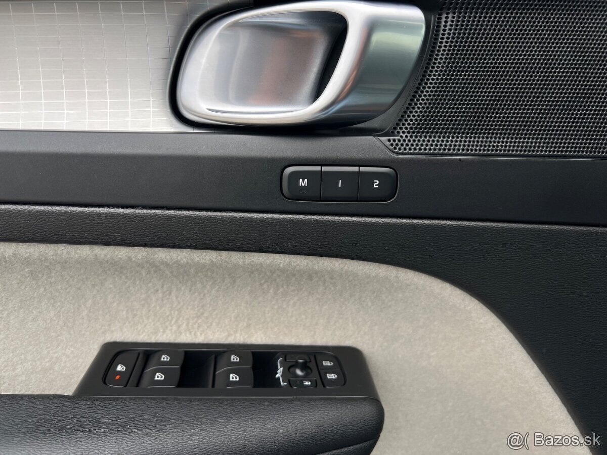 Volvo XC40 D3 Momentum AWD A/T - 9