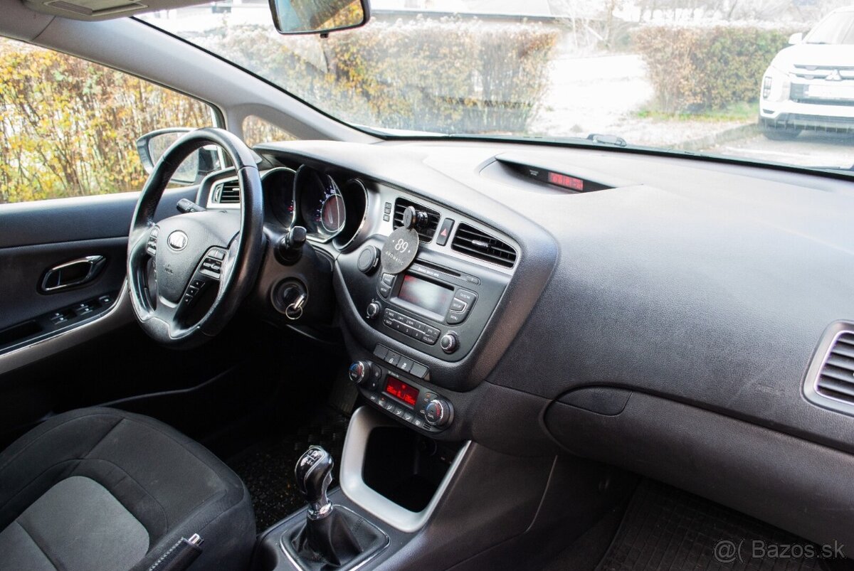 Kia Ceed SW 1.6 GDI - 9