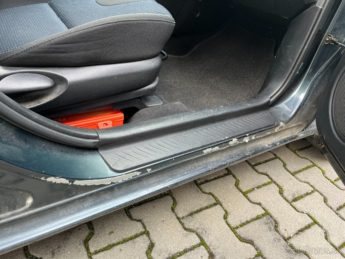 Mazda 3 1.6i. 77kW rok 2005 - 9