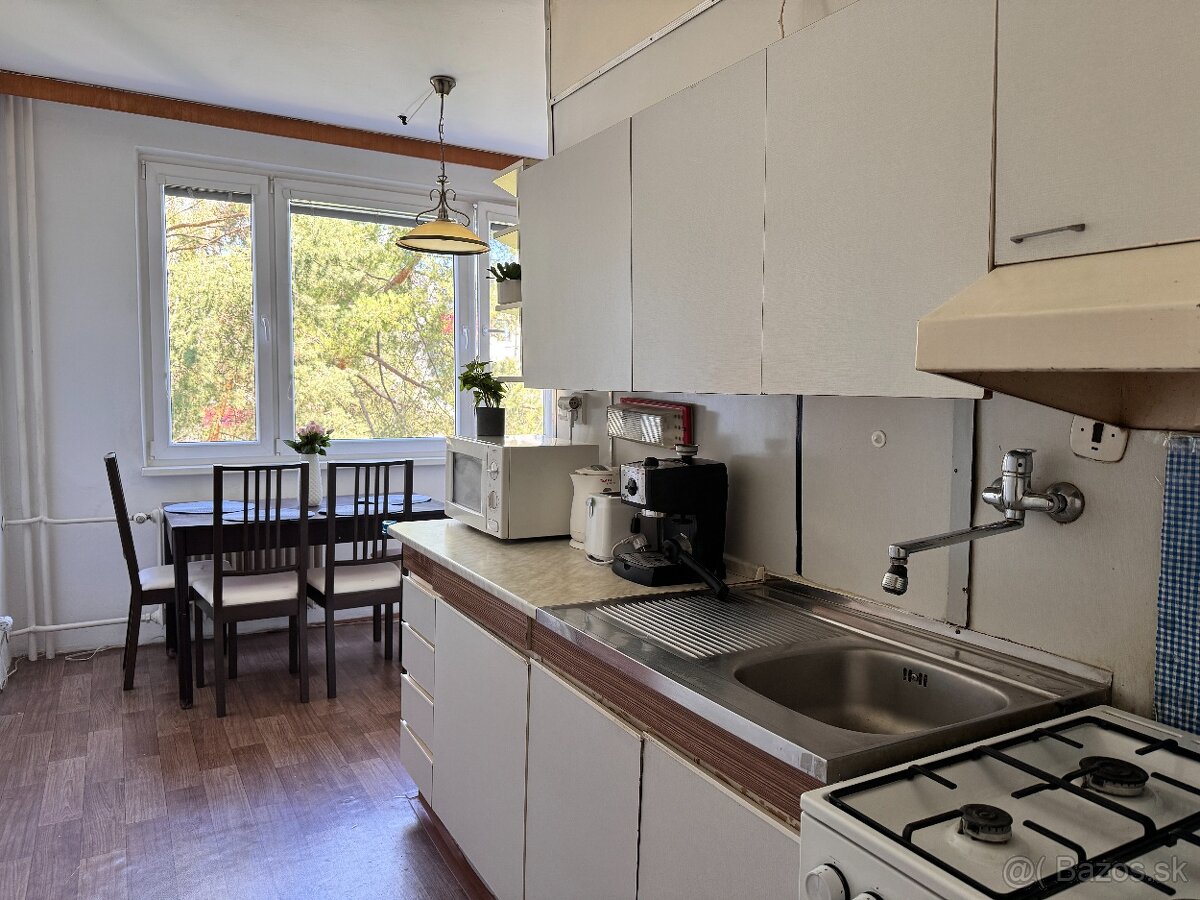 NA PREDAJ 3-izbový byt v centre mesta Prievidza - 9