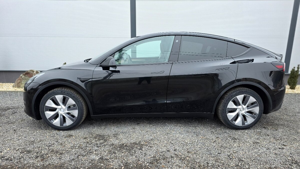 Tesla Model Y Dual Motor Long Range 42tkm rv2023 - 9