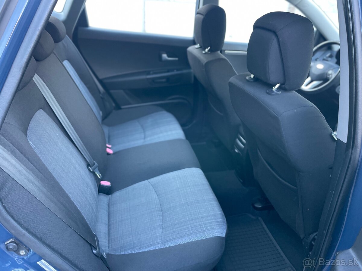Kia Ceed SW 1.4 CVVT, 2011, 1. Majiteľ - 9