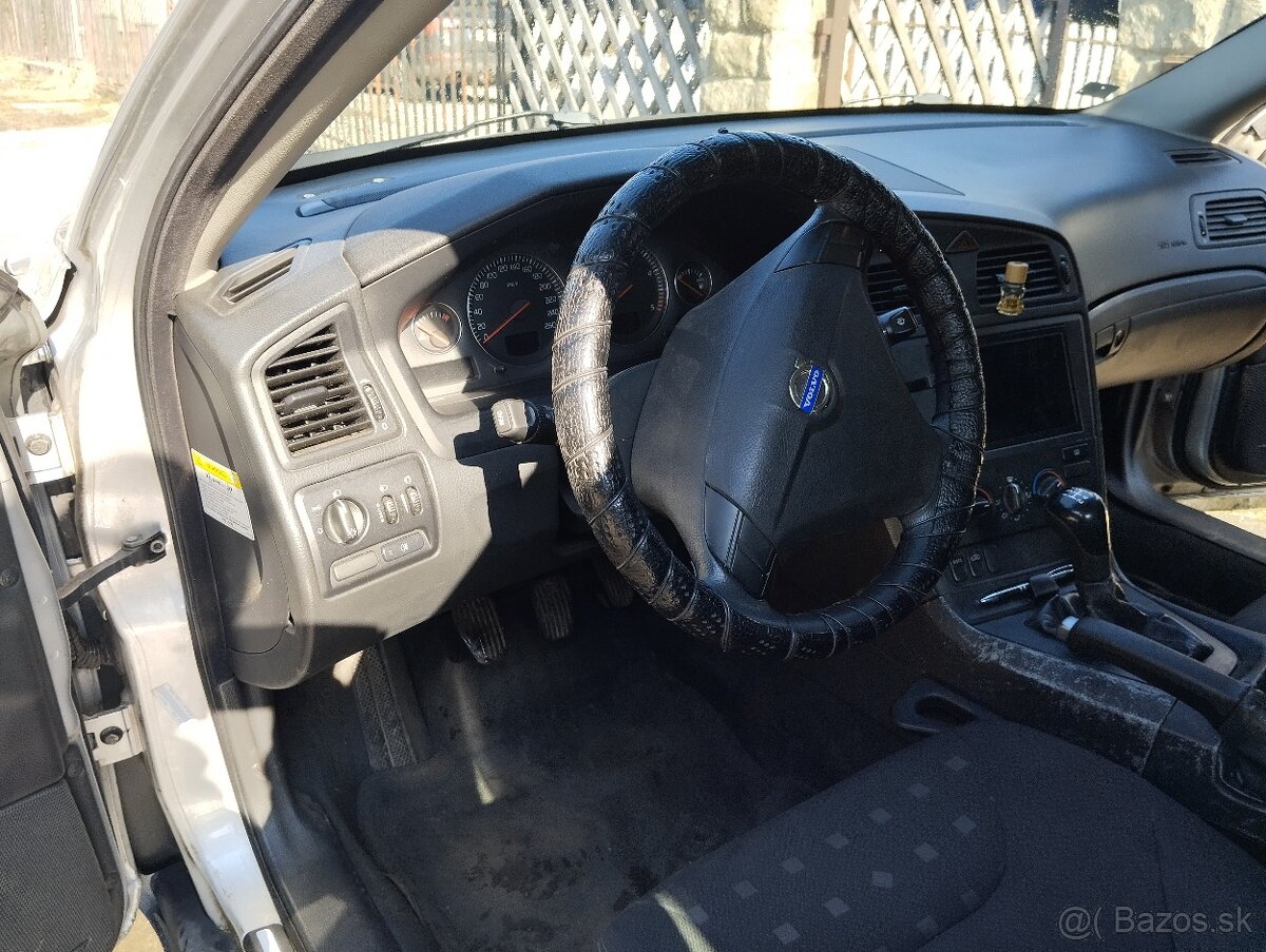 VOLVO S60 2,4D 2001 5-st. manuál - 9