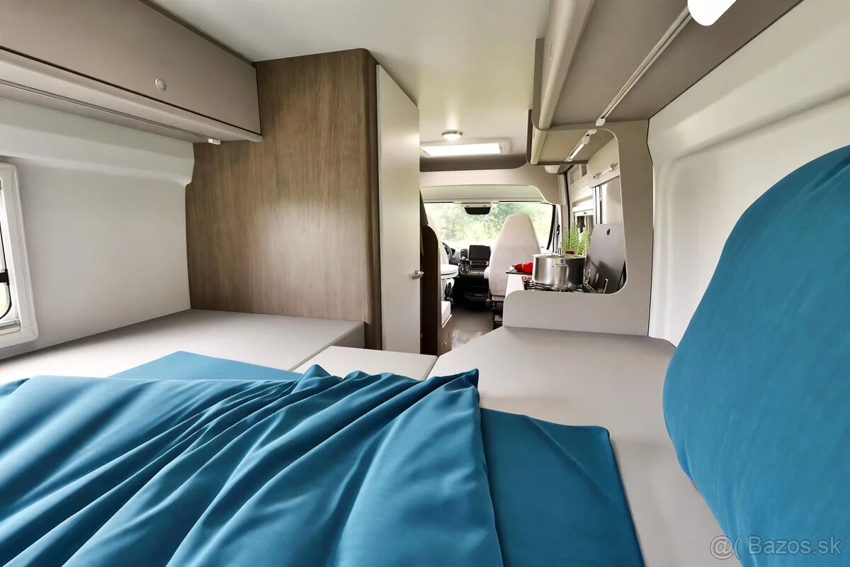 CamperVan s otvárateľnou strechou CARADO CV640 Novy Automat - 9