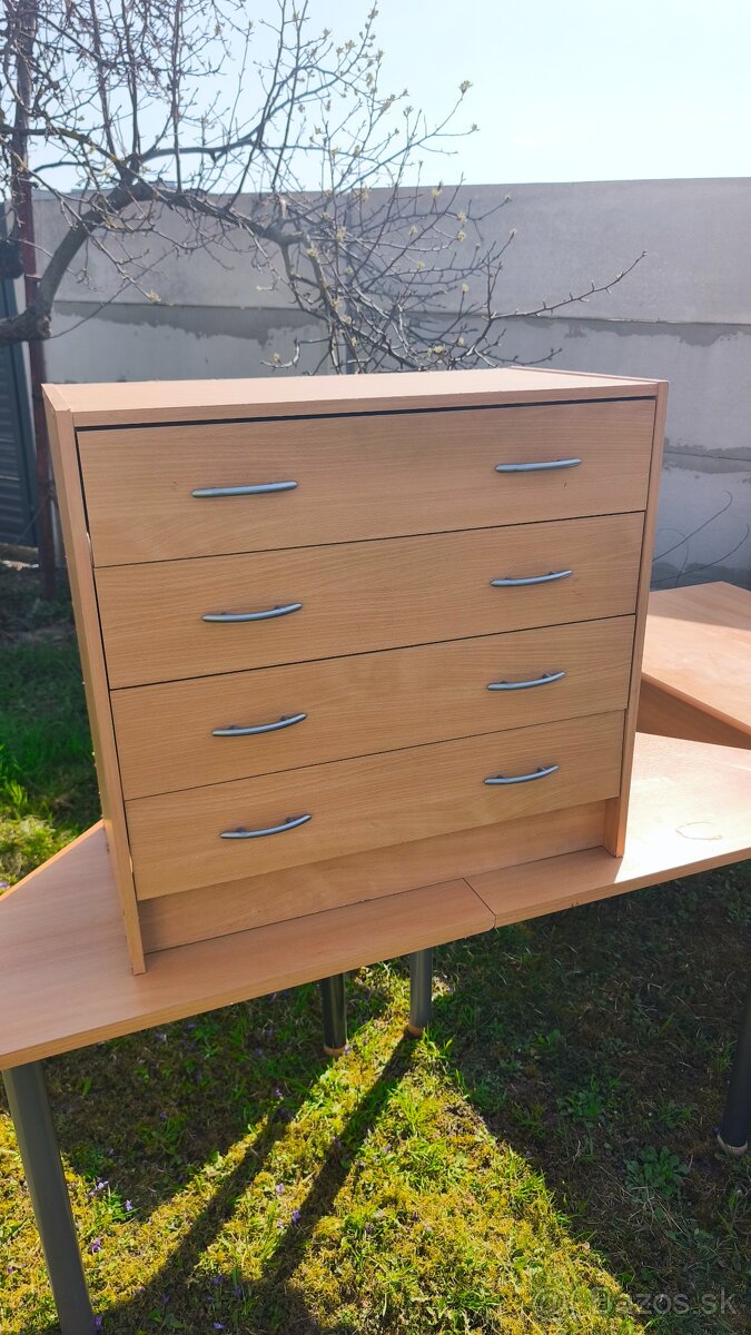 Kancelársky nábytok - 9