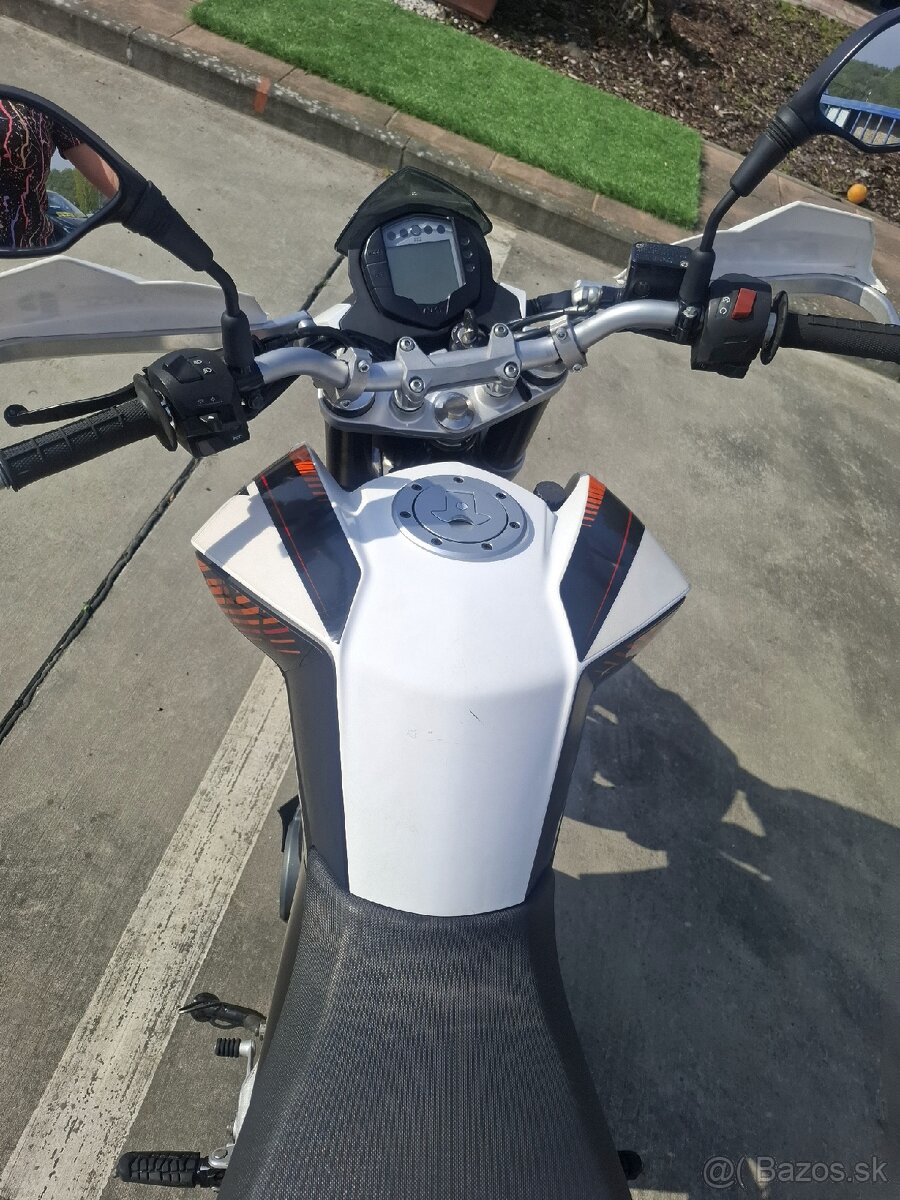 Motorka KTM 125 DUKE - 9