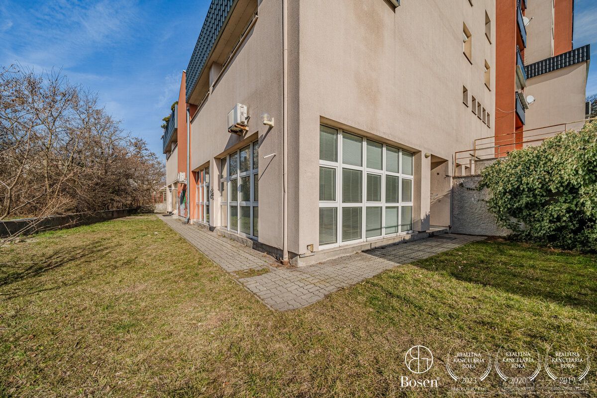 BOSEN | Slnečný obchodný priestor 133 m2, Višňová ulica - 9