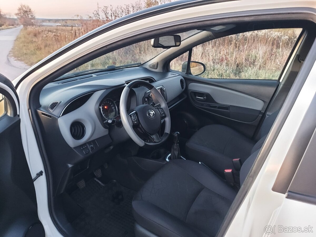 Toyota Yaris 1.33l benzín, 74 kW – výborný stav, plná výbava - 9