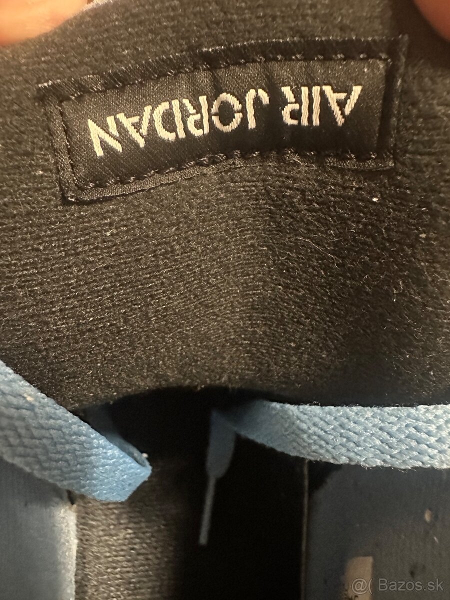 Jordan 4 University Blue - 9