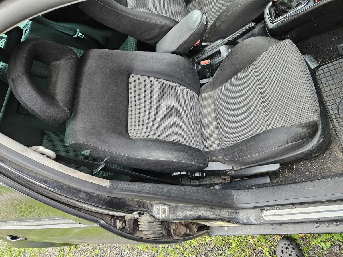 ROZPREDAM VW BORA na náhradné diely - 9