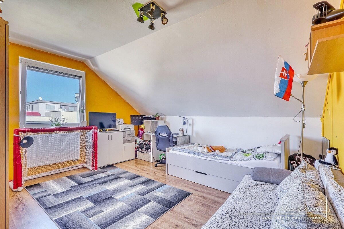 REZERVOVANÉ 5 izbový poschodový drevodom v obci Cífer - 9