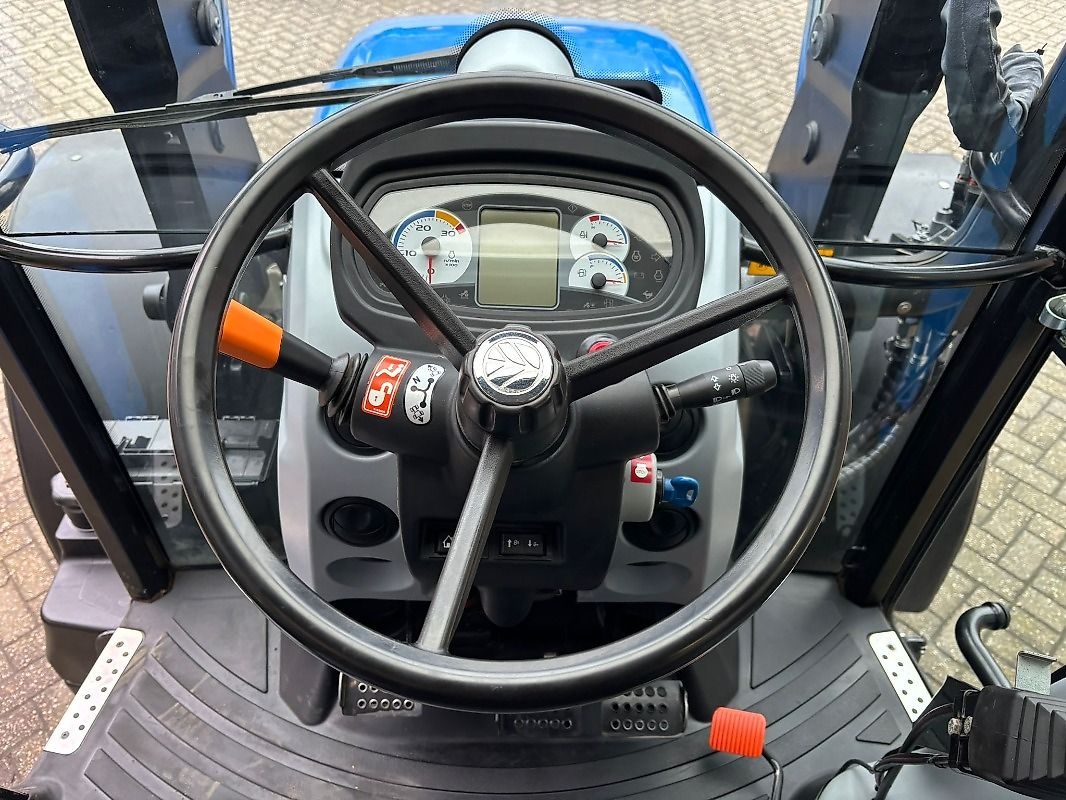 Traktor New Holland T5.105 + Čeln nakladač - 9