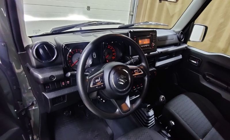 Suzuki Jimny 4x4 benzín 2021 - 9