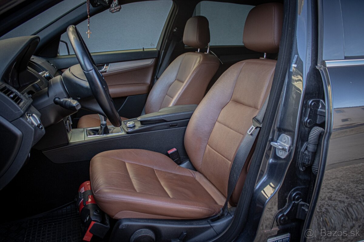 Mercedes-Benz C trieda Kombi 220 CDI Elegance 120kW - 9