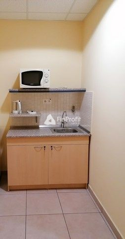 Kancelária s parkovacím miestom zdarma na prenájom - 52,10 m - 9