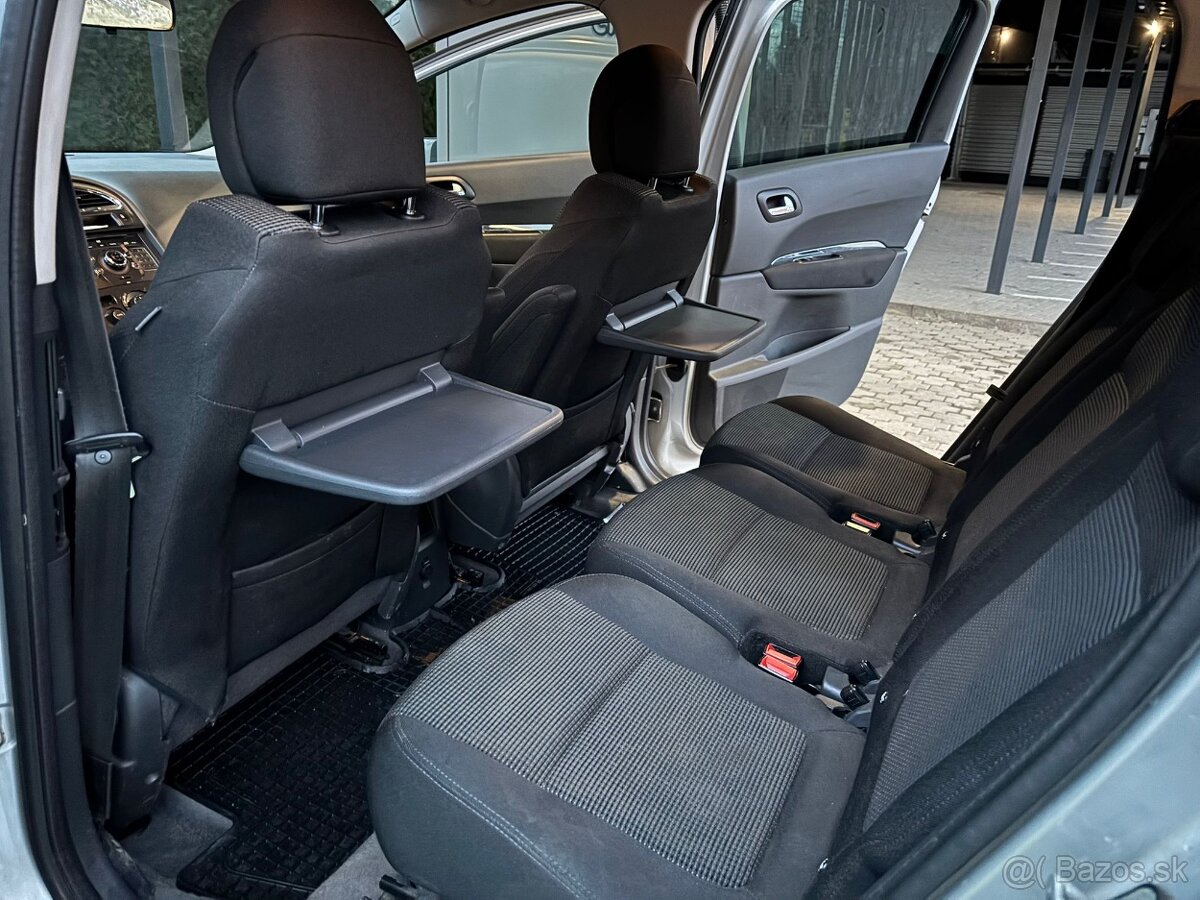 Peugeot 5008 2.0 / 2010 - 9