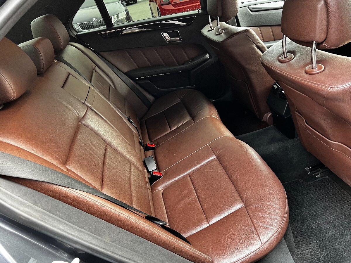 Mercedes -Benz MB E350 W212 rv2010 - 9